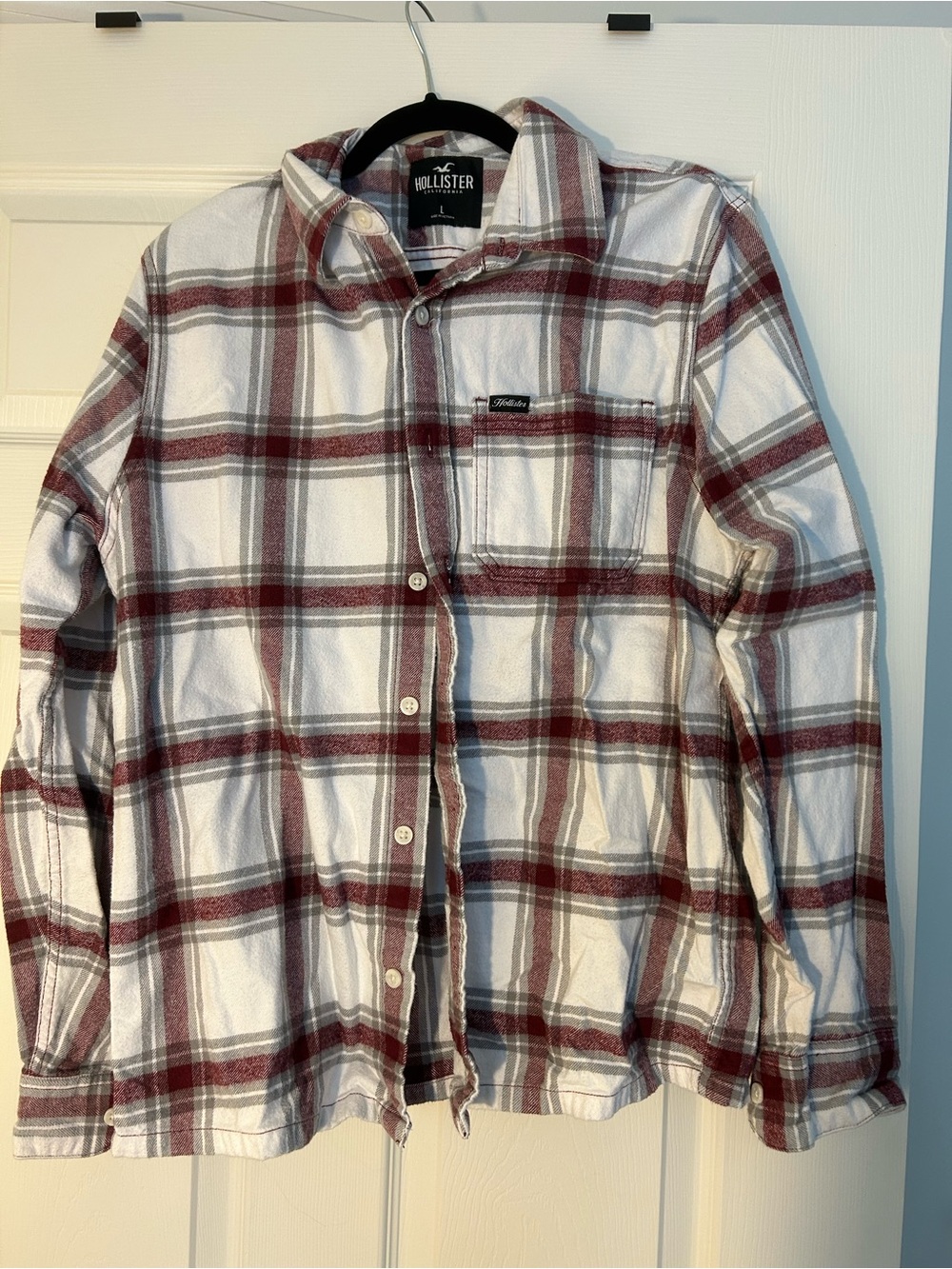 Hollister Men's White and Burgundy Plaid Button-Down Shirt